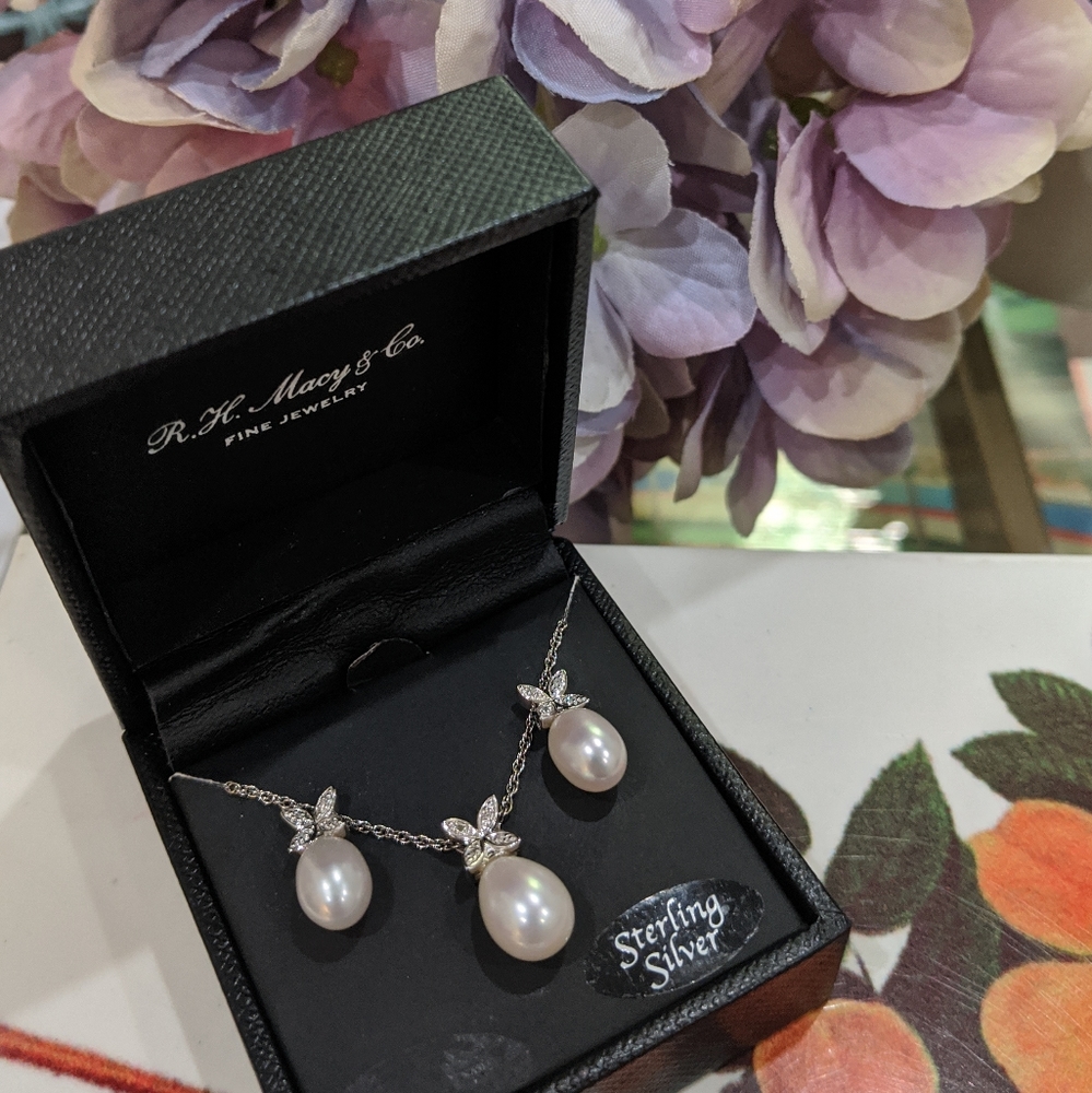 Sterling silver & pearl necklace and earrings set
